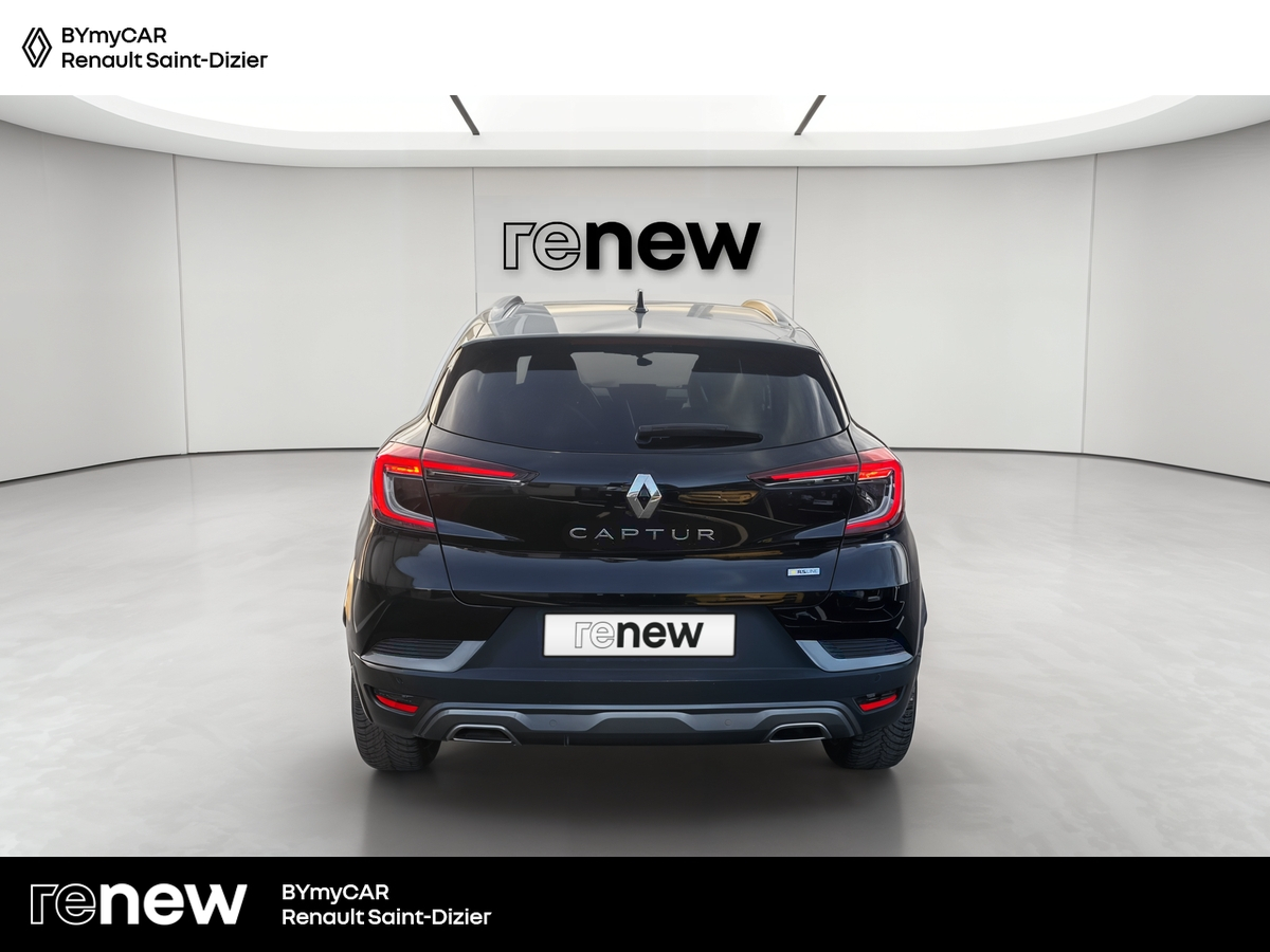 Renault Captur mild hybrid 160 EDC — photo 4