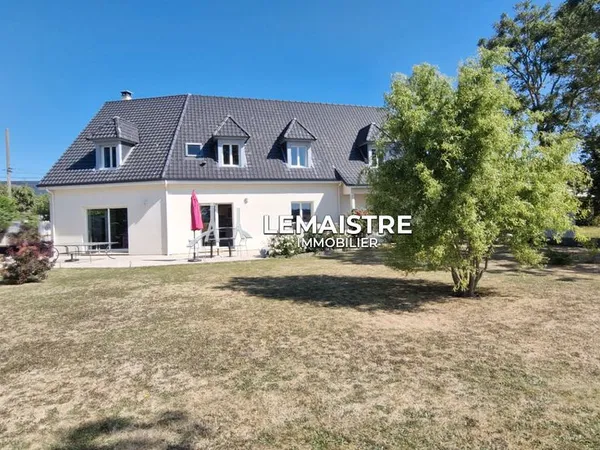 Maison 9 pièces 218 m²