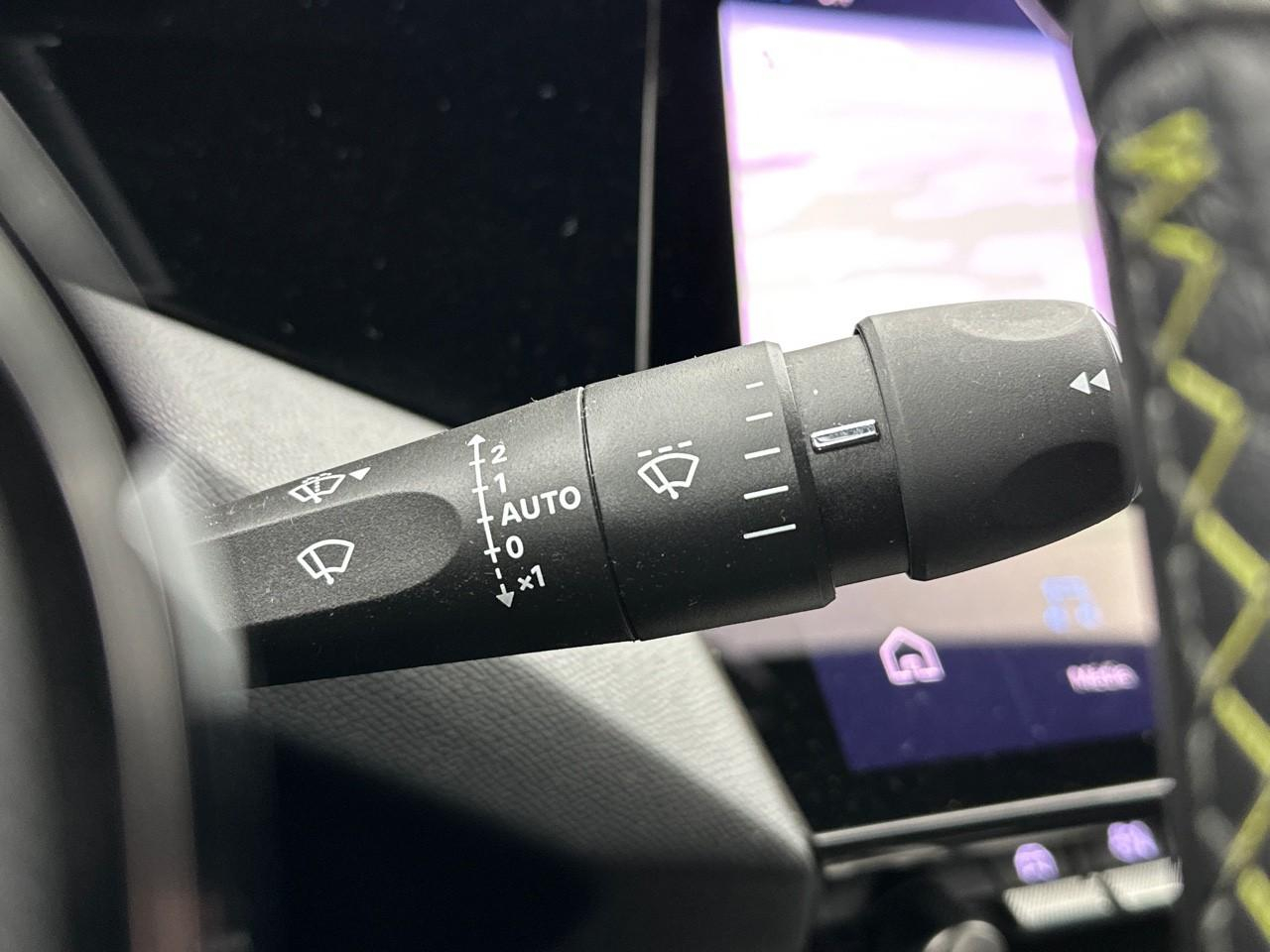 Peugeot 408 phev 225 e-eat8 first edition — photo 18
