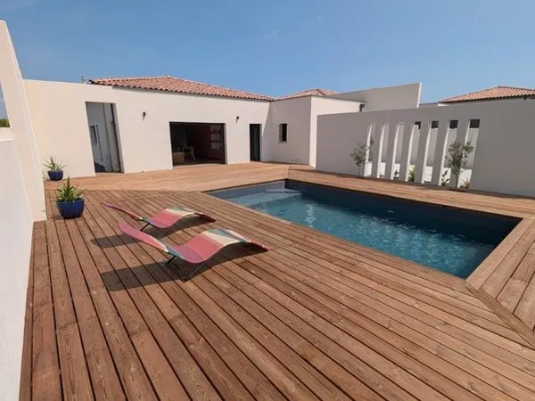 Maison plain pied neuve hors lotissement 4ch piscine vue dégagée et frais de notaire réduit (10 000e
