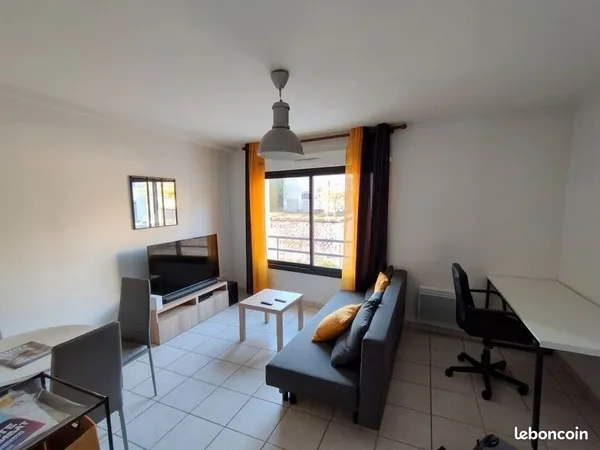 Appt t2 meublé 39m2 niort centre avec parking