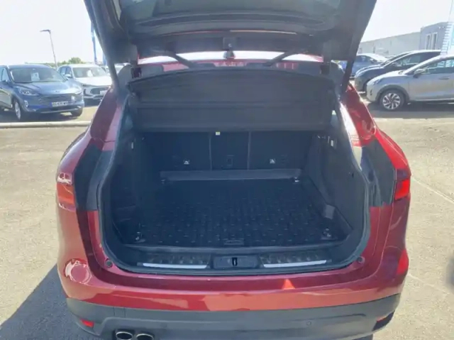 Jaguar F-Pace 2.0d 180ch r-sport awd bva8 — photo 11