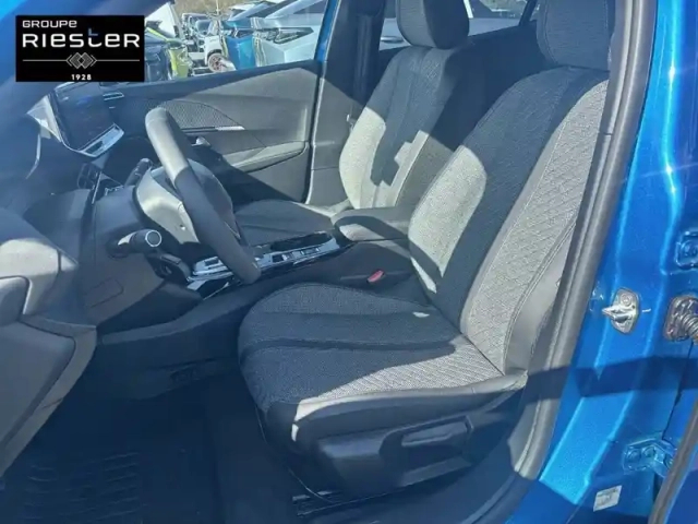 Peugeot 2008 electrique 50 kwh 136 ch — photo 32
