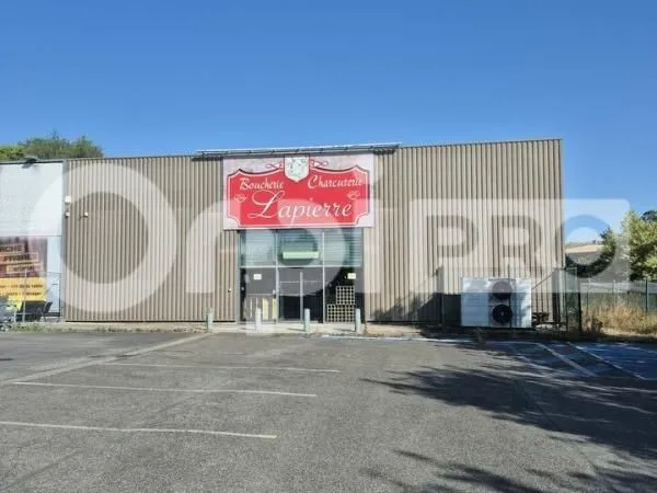 Local commercial 600 m²