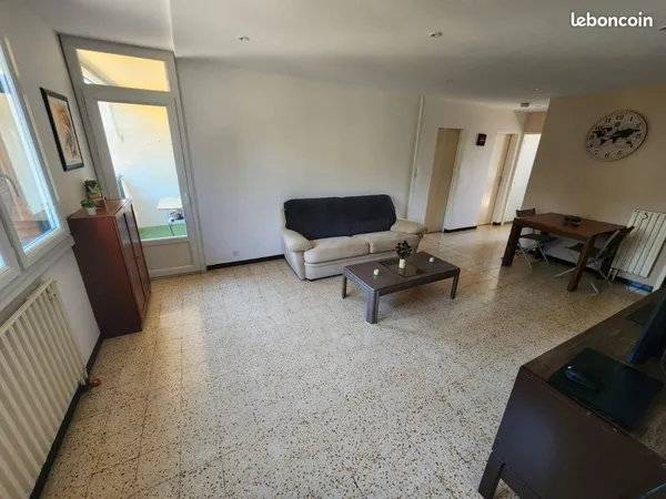 À LOUER - Nîmes, Promenade Cervantès - T4 meublé 77 m² - 3 chambres - Garage, cave, balcon & loggia