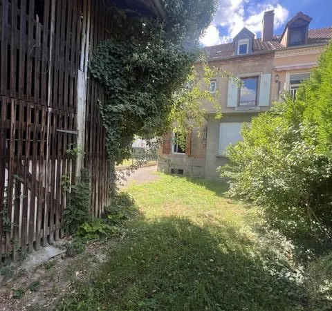 Maison-immeuble 9pièces 171m² à rénover sur 4.01ares