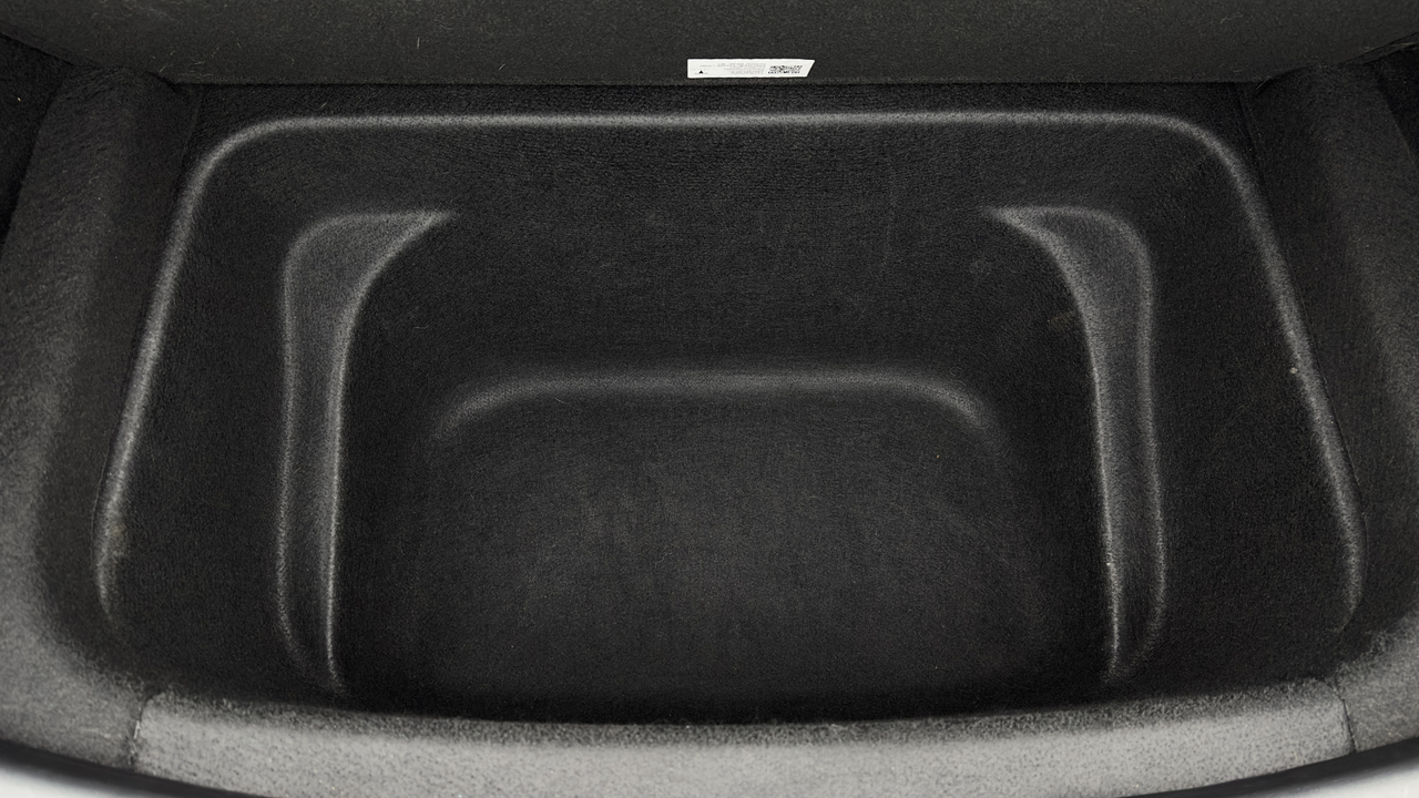 Tesla MODEL Y Standard RWD — photo 33