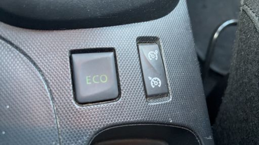 Renault Captur 0.9 TCe 90 - Intens – 2015 – 44887 km – Essence – Boîte Manuelle — photo 5