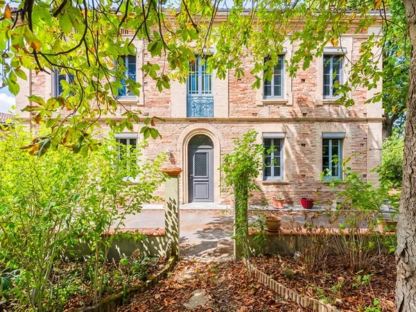 Maison bourgeoise fin XIXéme en Centre-bourg de Montberon