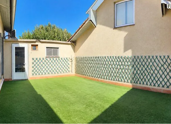 Alès centre - appartement 4 pièces 115 m2 - terrasse 37 m2- possibilité 3 chambres