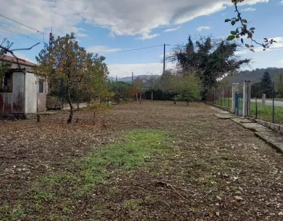 Terrain constructible de 561 m2 à deux pas de Foix