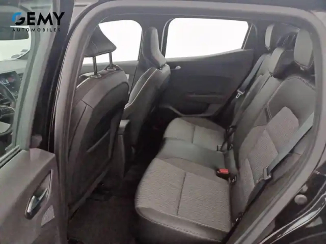 Renault Clio e-tech 140 - 21n — photo 25