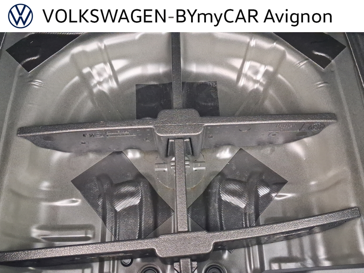 Volkswagen T-Roc 1.5 eTSI EVO2 Hybrid 116 ch DSG7 — photo 21