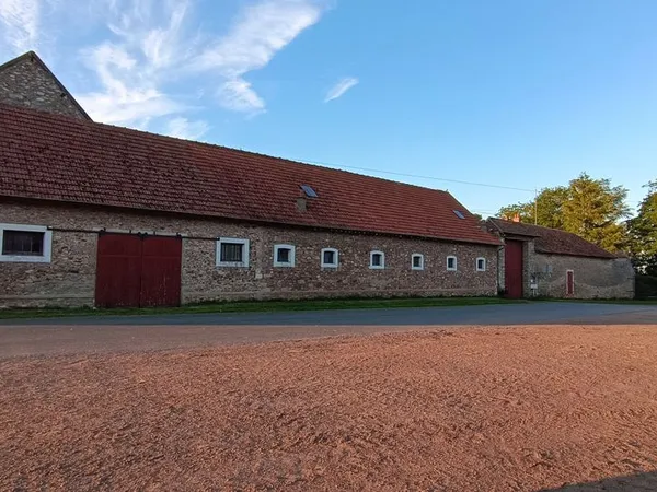 à louer - local / entrepôt de stockage - vaux-le-pénil