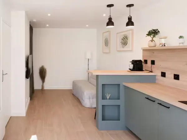 Superbe Studio meublé 35 m² Rue Albert Thomas Paris 10e