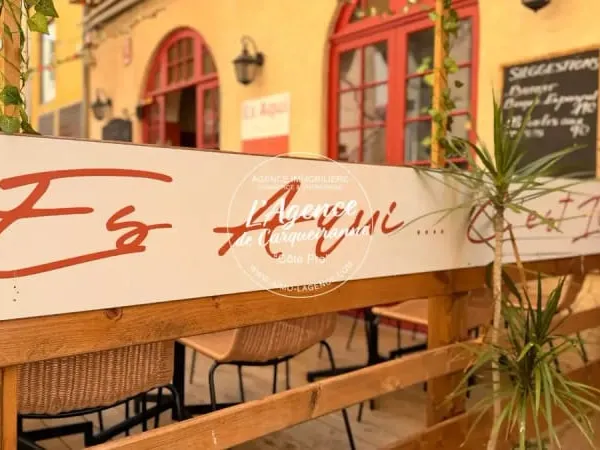 A vendre fonds de commerce restaurant 90 m2 avec terrasse idealement situe dans le centre ville piet