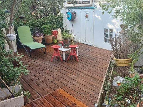 T 2 avec terrasse 12 eme
