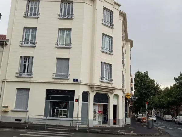 Appartement de caractère 4 pièces —84 m²— Clermont-Ferrand, proche Maison des Sports