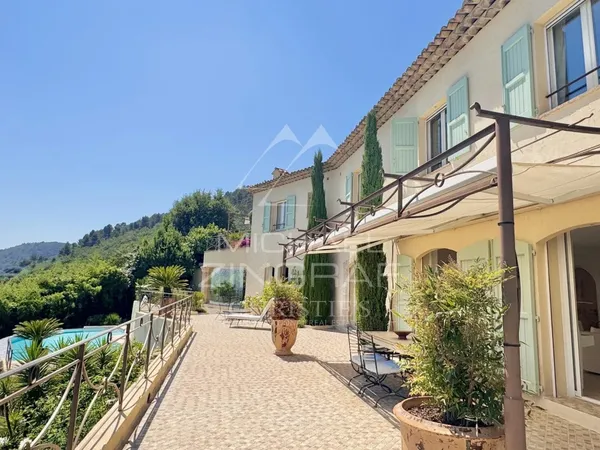 Propriété avec parc paysagé et vue mer Panoramique