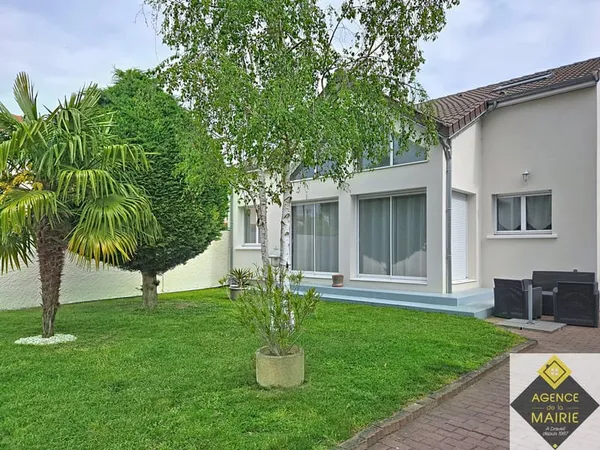 Maison avec dépendance aménagée