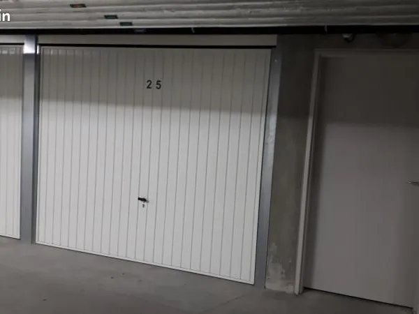 Garage/box Lyon 03