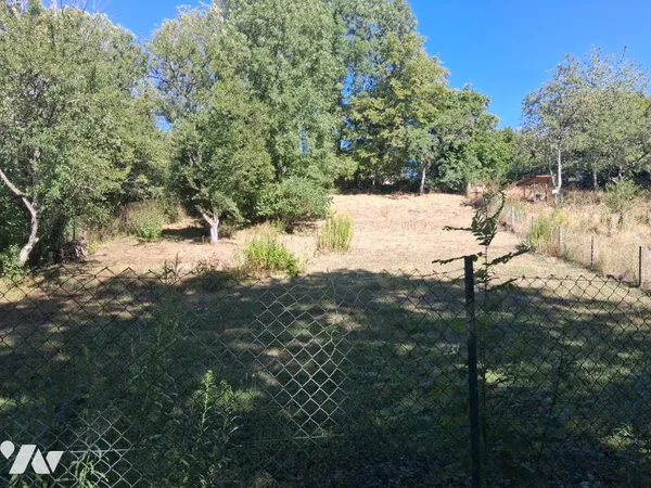 Terrain 710 m²