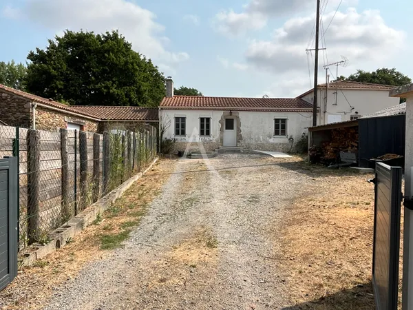 Maison Saint Julien Des Landes 5 pièce(s)