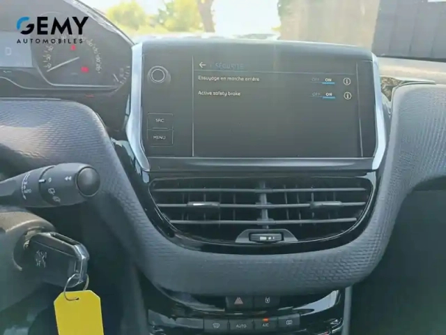 Peugeot 208 puretech 110ch s&amp;s bvm6 — photo 20