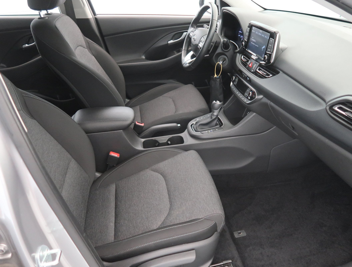 Hyundai i30 — photo 10