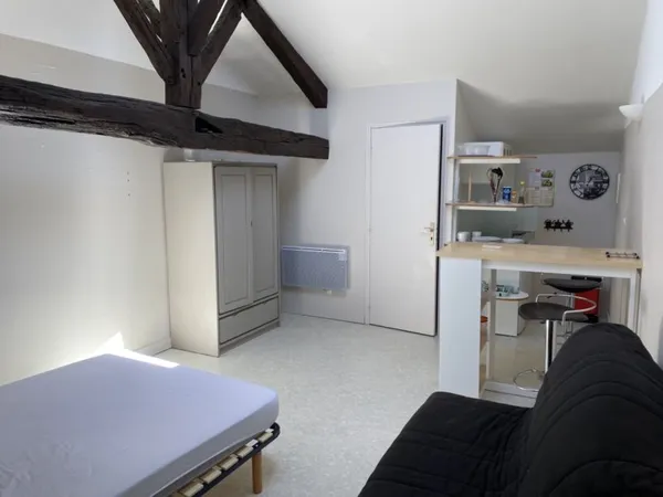 Loue studio meublé