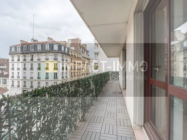 À VENDRE EN EXCLUSIVITÉ - CLICHY - 3 PIÈCES - 2 CHAMBRES - BALCONS - PARKING & CAVE