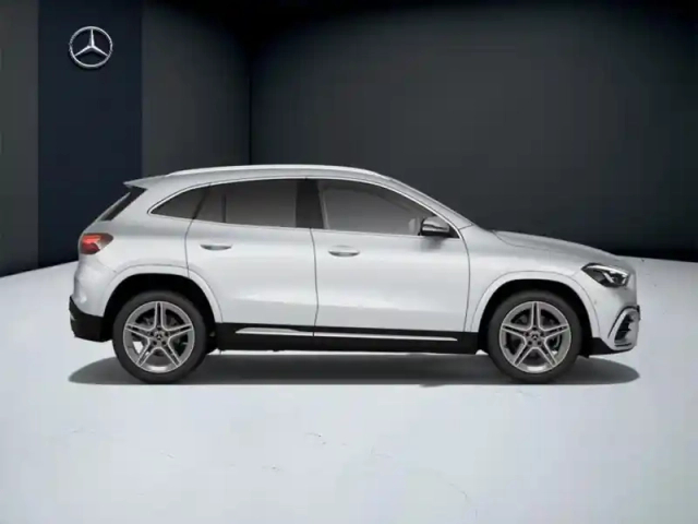 Mercedes Gla 200 d amg line — photo 6