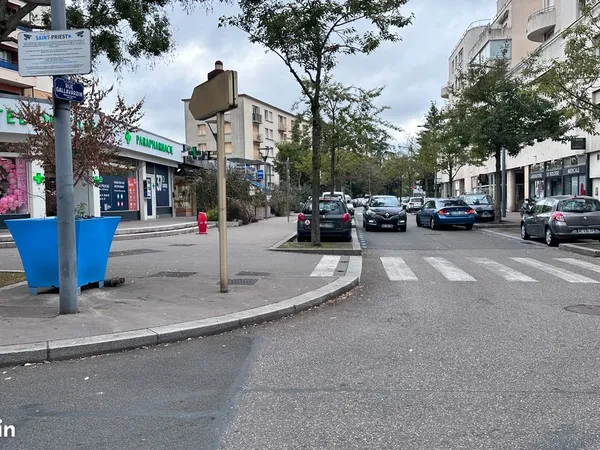 Local commercial à louer - plein centre-ville