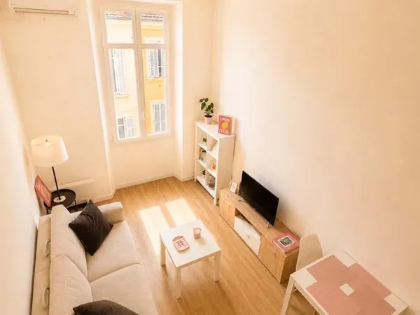 Cannes centre - Studio meublé + mezzanine - Bail mobilité 5 mois