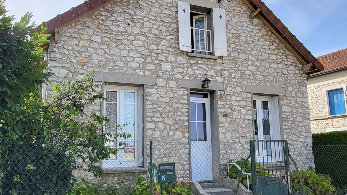 Photo 1
