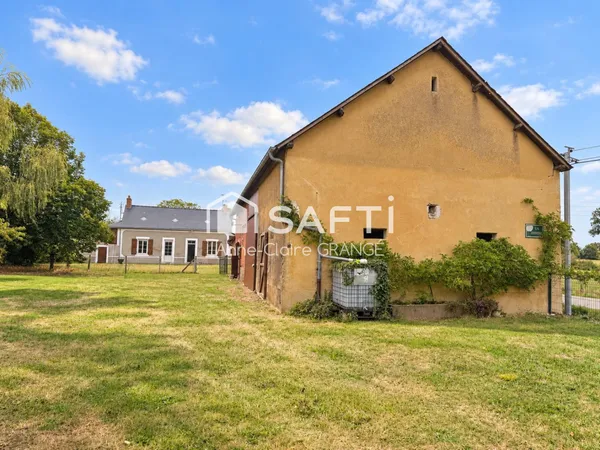 À Rouez-en-Champagne, dans un environnement de campagne agréable, découvrez cette maison de plain-pi