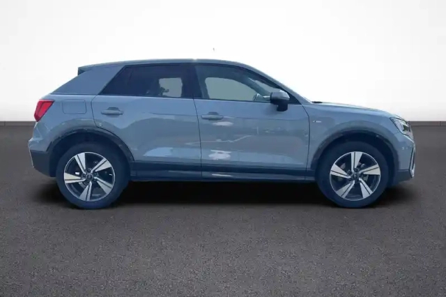 Audi Q2 35 tfsi 150 s tronic 7 — photo 7