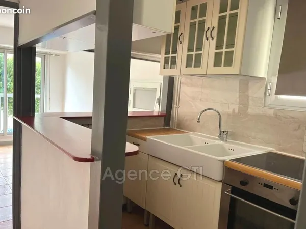 Studio 1 pièce 27 m²