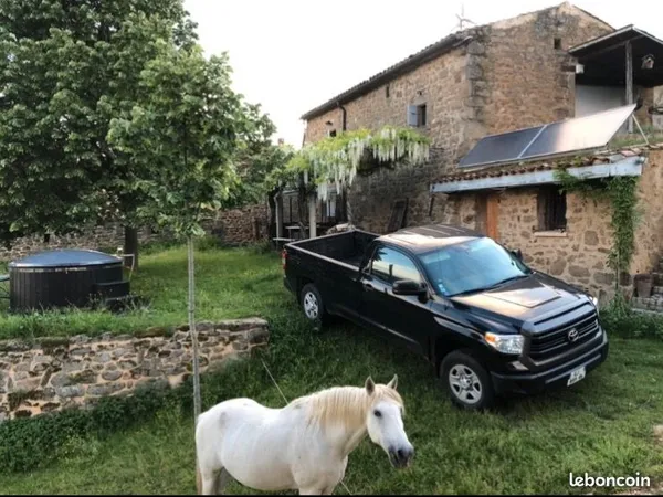 Lot 2 biens + 5800m2 attenant et constructible