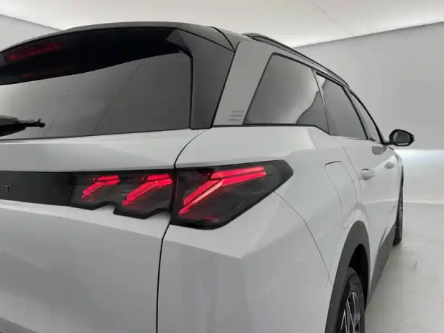 Peugeot 5008 hybrid 145 e-dcs6 — photo 63