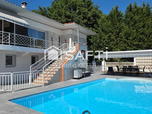 Maison 250 m² - centre à pied - calme - piscine