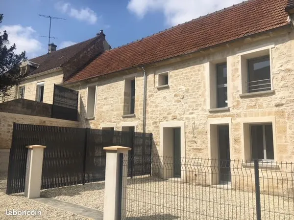 Maison contemporaine - 3 pièces - 79 m2 - Jardinet - Pkg