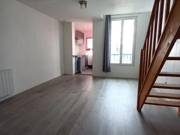 Joli T2 duplex au 2nd étage sans ascenseur rue clémenceau