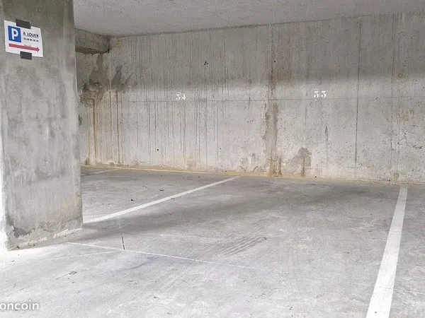 Place de parking à louer quartier Bihorel Le Chapître