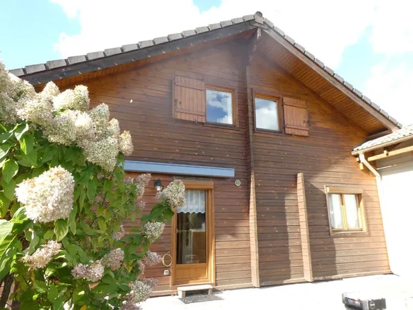 RUPT SUR MOSELLE (88) Chalet T6 de 104m² sur sous-sol +garage extérieur, terrain 700m² environ