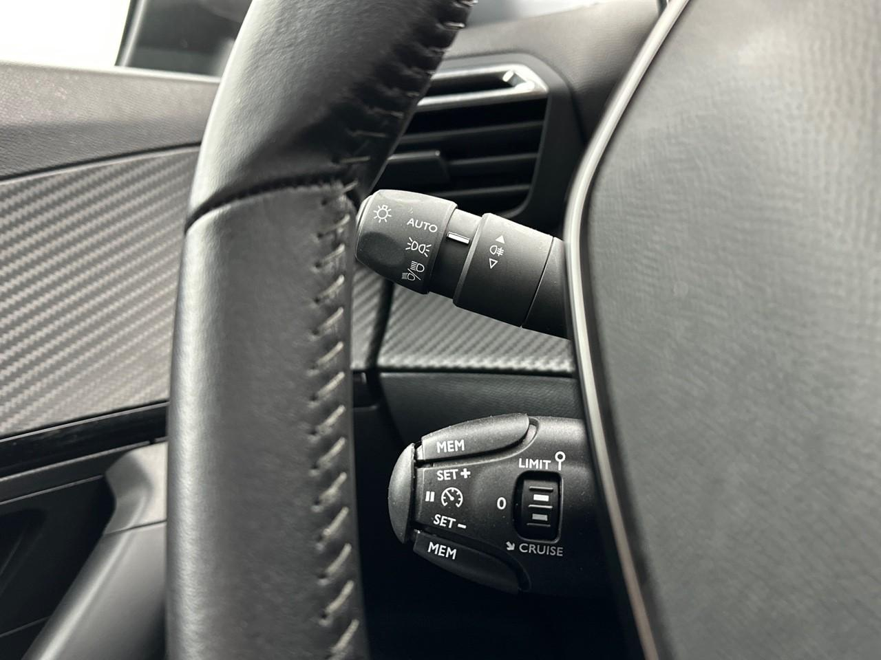 Peugeot 2008 puretech 100 s&s bvm6 allure — photo 21
