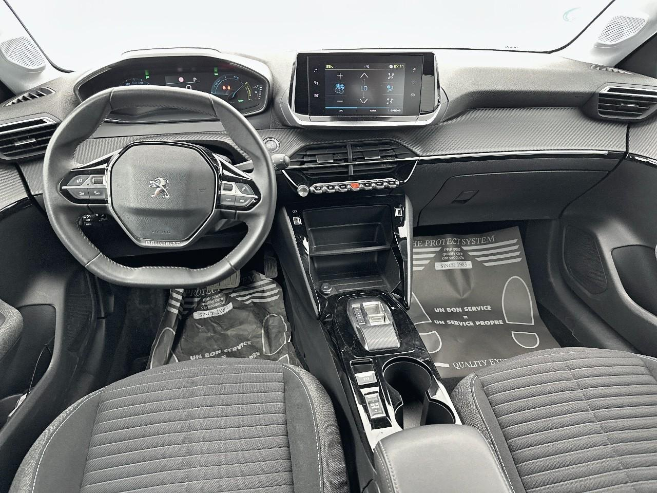 Peugeot 208 electrique 50 kwh 136ch style — photo 11