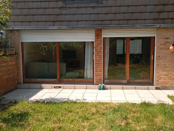 Vendre Maison à triolo. A proximité du métro, de la piscine et du campus Universitaire