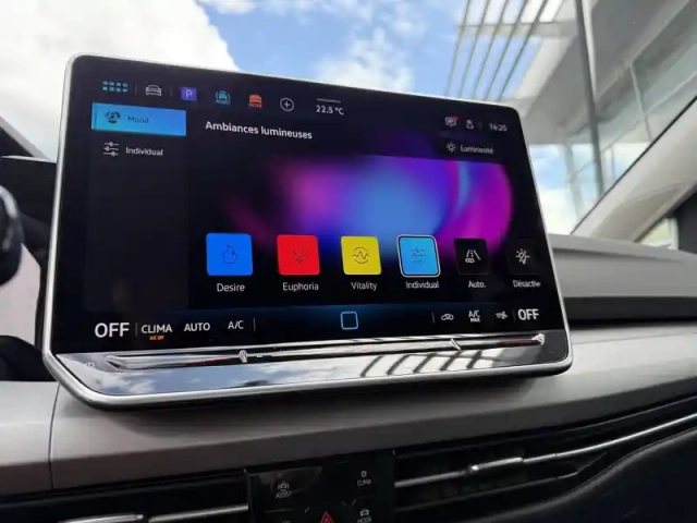 Volkswagen Golf 1.5 ehybrid 204 dsg6 — photo 25
