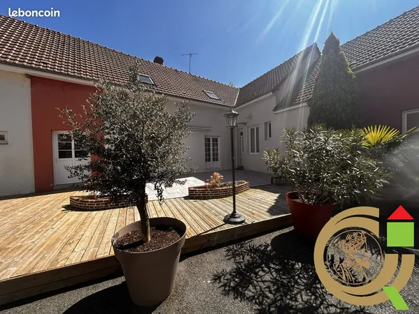 Maison 9 pièces 300 m²